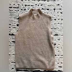 Abercrombie & Fitch Ribbed Knit Sweater in Beige